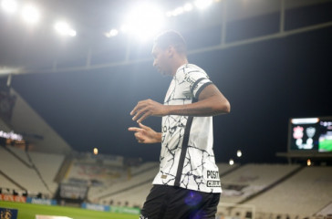 Atacante J� durante partida entre Corinthians e Atl�tico-MG, pelo Brasileiro