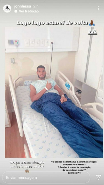 Zagueiro passou por cirurgia no joelho