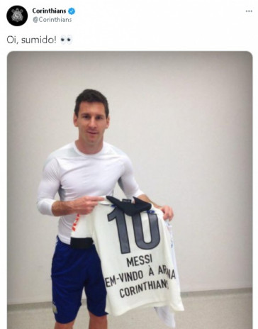 Messi com a camisa do Corinthians na Neo Qumica Arena