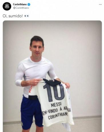 Messi com a camisa do Corinthians na Neo Química Arena