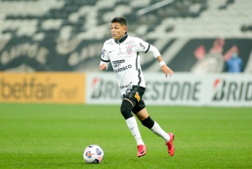 Em 26 de maio de 2021, Adson estreou no profissional do Corinthians