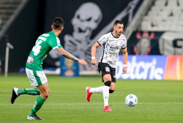Giuliano atuando no jogo entre Corinthians e Juventude, pelo Campeonato Brasileiro