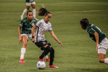 Adriana durante partida entre Corinthians e Palmeiras, pelo Brasileir�o Feminino