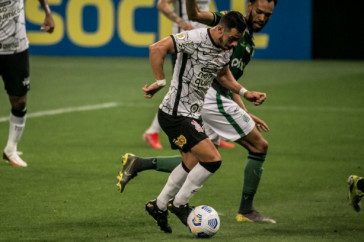 Giuliano foi um dos destaques da partida entre Corinthians e Am�rica-MG, pelo Brasileir�p7