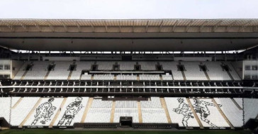 Mosaico com as recordações da final de 1999