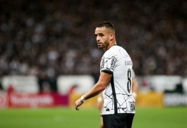 Renato Augusto no jogo entre Corinthians e Chapecoense, pelo Campeonato Brasileiro