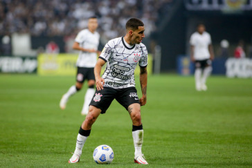 Volante Gabriel atuando no jogo entre Corinthians e Fortaleza, pelo Brasileiro