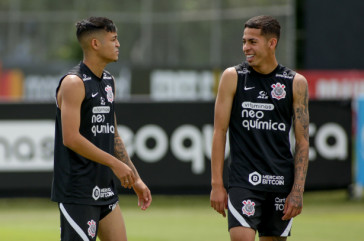Adson e Gabriel Pereira de volta aos treinamentos no Centro de Treinamentos do Corinthians