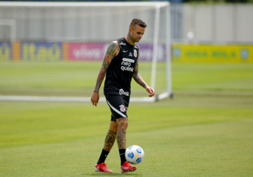 Luan de volta aos treinamentos no Centro de Treinamentos do Corinthians