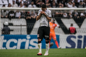 Gabriel marcou o segundo gol do Corinthians no duelo contra o Santos na Neo Qu�mica Arena