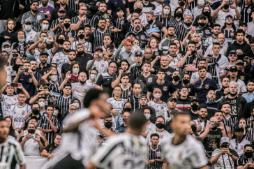 Torcida do Corinthians lotou a Neo Qu�mica Arena na partida contra o Santos