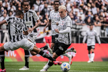 R�ger Guedes no jogo entre Corinthians e Santos que aconteceu na Neo Qu�mica Arena