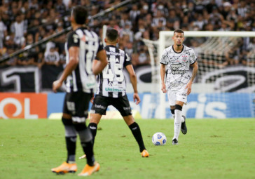 Jo�o Victor durante a partida entre Corinthians e Cear�