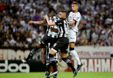 Jo�o Victor durante a partida entre Corinthians e Cear�