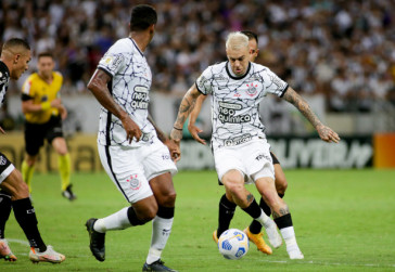 R�ger Guedes durante a partida entre Corinthians e Cear�