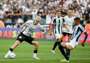 Guedes no jogo entre Corinthians e Gr�mio, pelo Campeonato Brasileiro