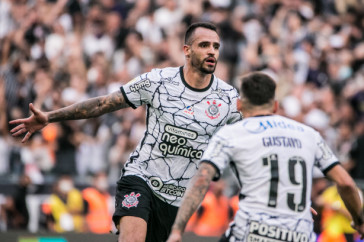 Renato Augusto fez o �nico gol do Corinthians no jogo contra o Gr�mio na Neo Qu�mica Arena