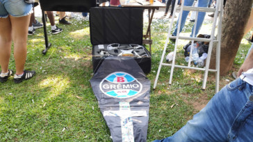 Torcida do Corinthians preparou drone com um caixo do Grmio antes do jogo
