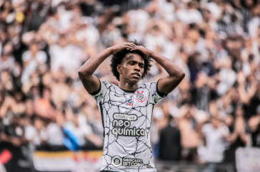 Willian durante jogo entre Corinthians e Gr�mio na Neo Qu�mica Arena