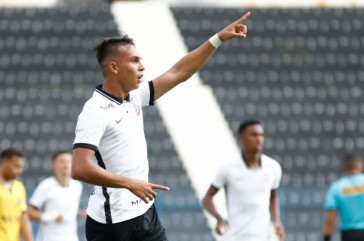 Giovane  o destaque ofensivo da equipe do Corinthians
