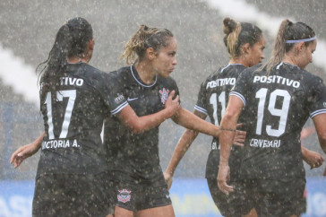 Vic Albuquerque, Monica e Gabi Nunes voltaro a jogar juntas em 2022