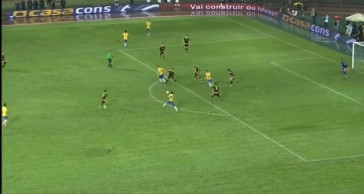 Giuliano, Willian, Paulinho e Renato pressionando a saída de bola da Venezuela - o atleta mais acima é Gabriel Jesus
