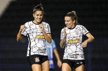 Jheniffer e Cacau se tornaram grandes parceiras dentro do Corinthians em 2021
