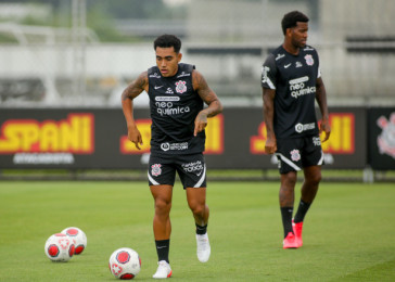 Du Queiroz e Gil em treino do Corinthians nesta segunda-feira