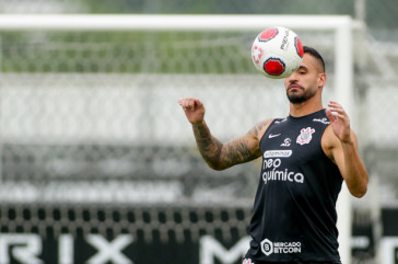 Renato Augusto em treino do Corinthians na tarde desta segunda-feira