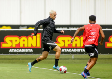R�ger Guedes e Paulinho no CT Joaquim Grava