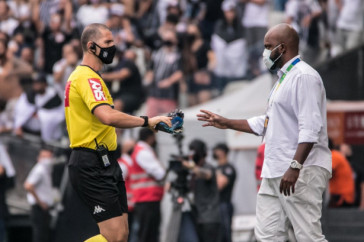 O Corinthians foi punido pelo STJD por tnis jogado no gramado na penltima rodada do Campeonato Brasileiro de 2021