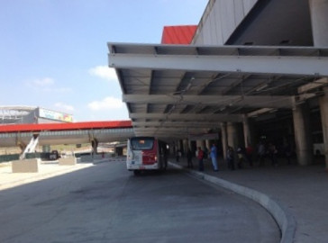 Espao do terminal ii de Itaquera com a Neo Qumica Arena ao fundo