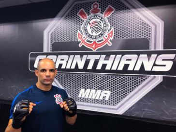 Corinthians já atua no MMA há mais de década