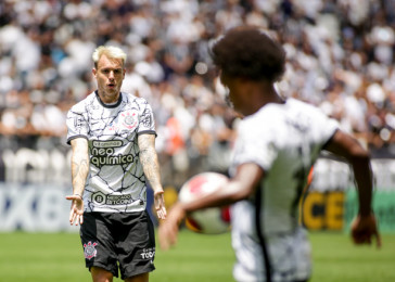 R�ger Guedes e Willian na partida entre Corinthians e Red Bull Bragantino neste domingo