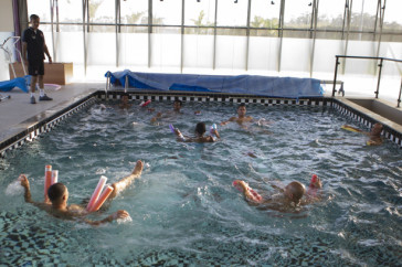 Piscina aquecida do CT voltar
