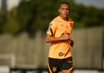 Giovane durante treino do Corinthians