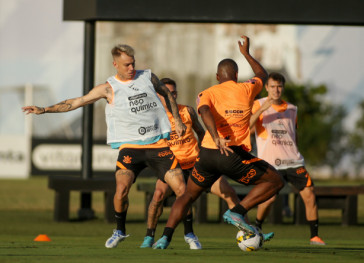 R�ger Guedes durante treino do Corinthians