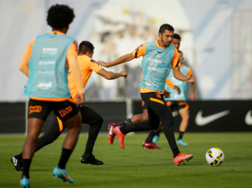 Bruno Melo durante treino do Corinthians