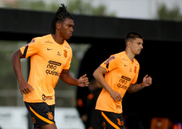 Felipe durante treino do Corinthians