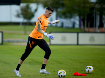 Ivan durante treino do Corinthians