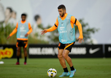 J�nior Moraes durante treino do Corinthians