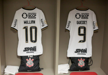 Camisas de Willian e R�ger Guedes