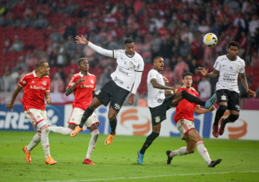 J�, Raul Gustavo e Gil no Beira-Rio