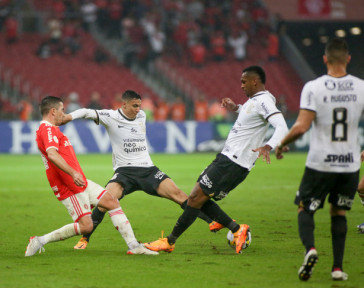 Mantuan, J� e Renato Augusto no Beira-Rio