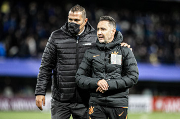 V�tor Pereira foi expulso no segundo tempo contra o Boca Juniors