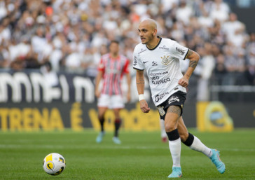 F�bio Santos durante Majestoso neste domingo