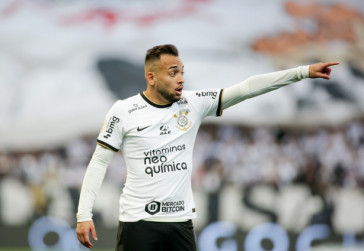 Maycon atuando pelo Tim�o contra o time do Morumbi