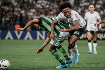 Willian iniciou o jogo como titular contra o Am�rica-MG pelo Brasileir�o