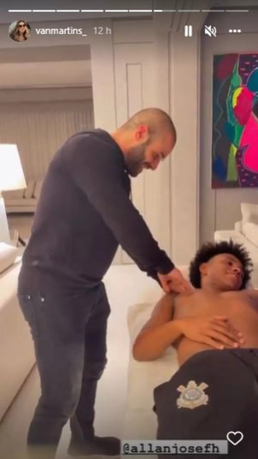Willian já iniciou fisioterapia no ombro direito após deslocamento em duelo contra o Boca Juniors