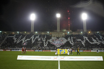 Mosaico da Fiel na véspera do duelo contra o Santos.